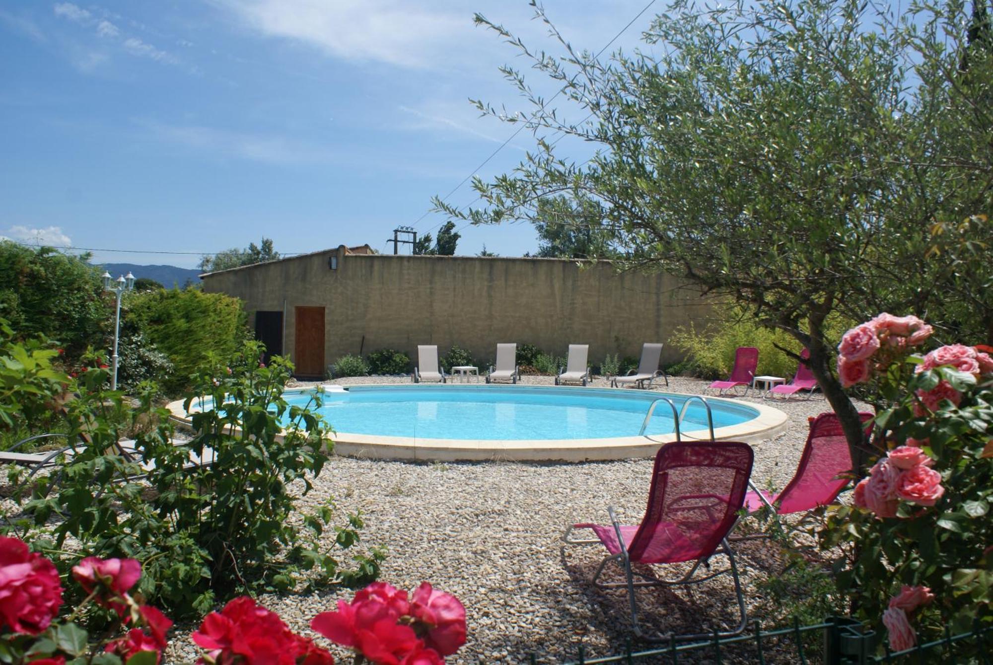 Les Romarins Bed and Breakfast Crestet Εξωτερικό φωτογραφία
